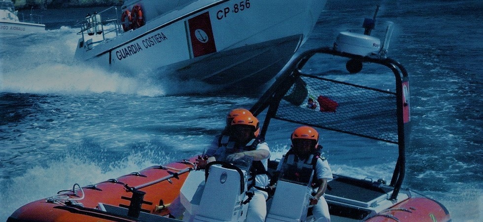 Lago di Garda, escono in barca ma vengono sorpresi dalla bufera a mezzanotte